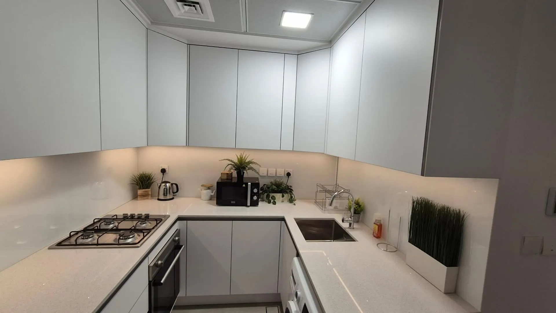 Deluxe Studio - Stylish & Cosy In Luma22 Dubaj 0*,