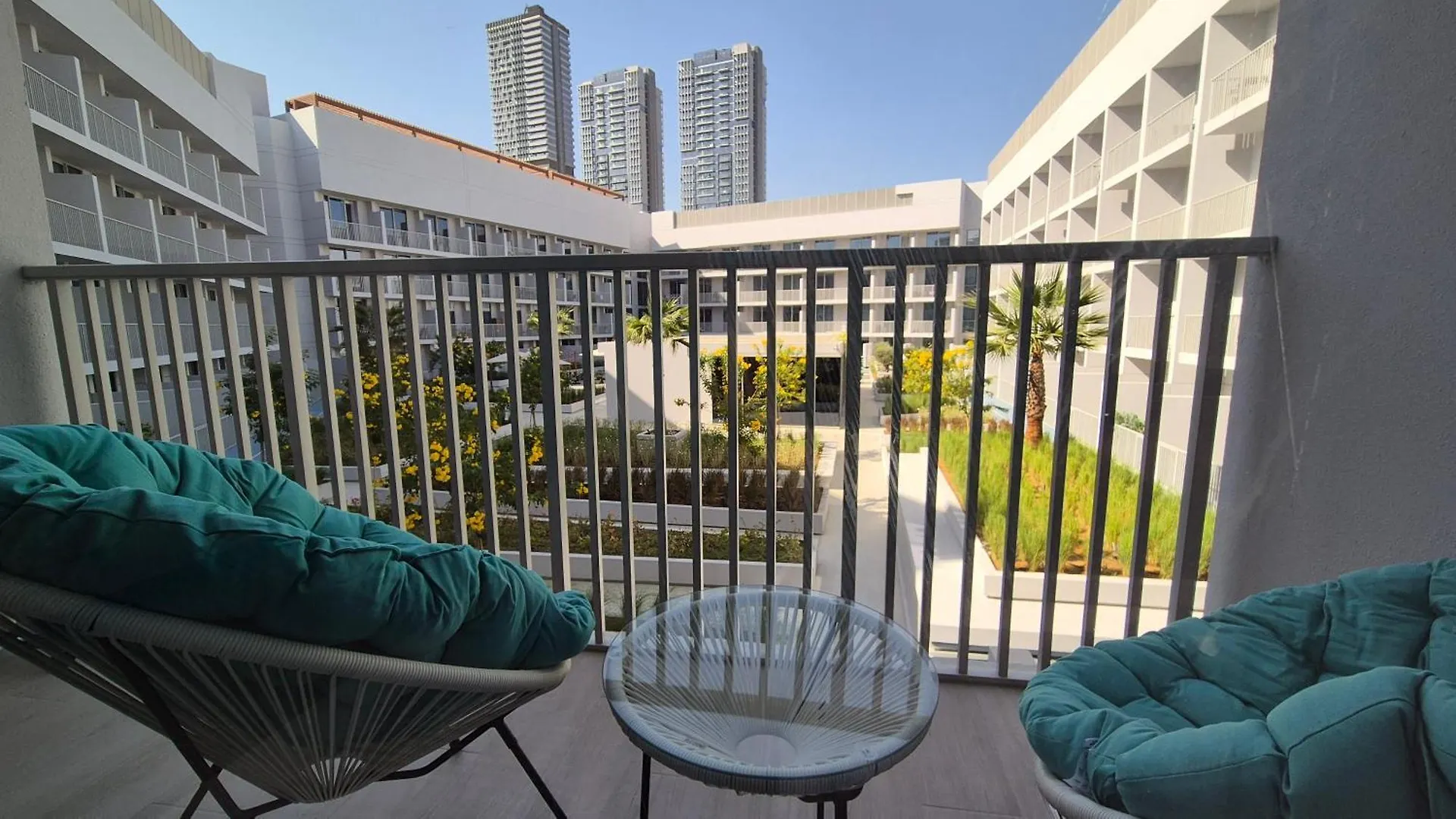 Deluxe Studio - Stylish & Cosy In Luma22 Dubai 0*,