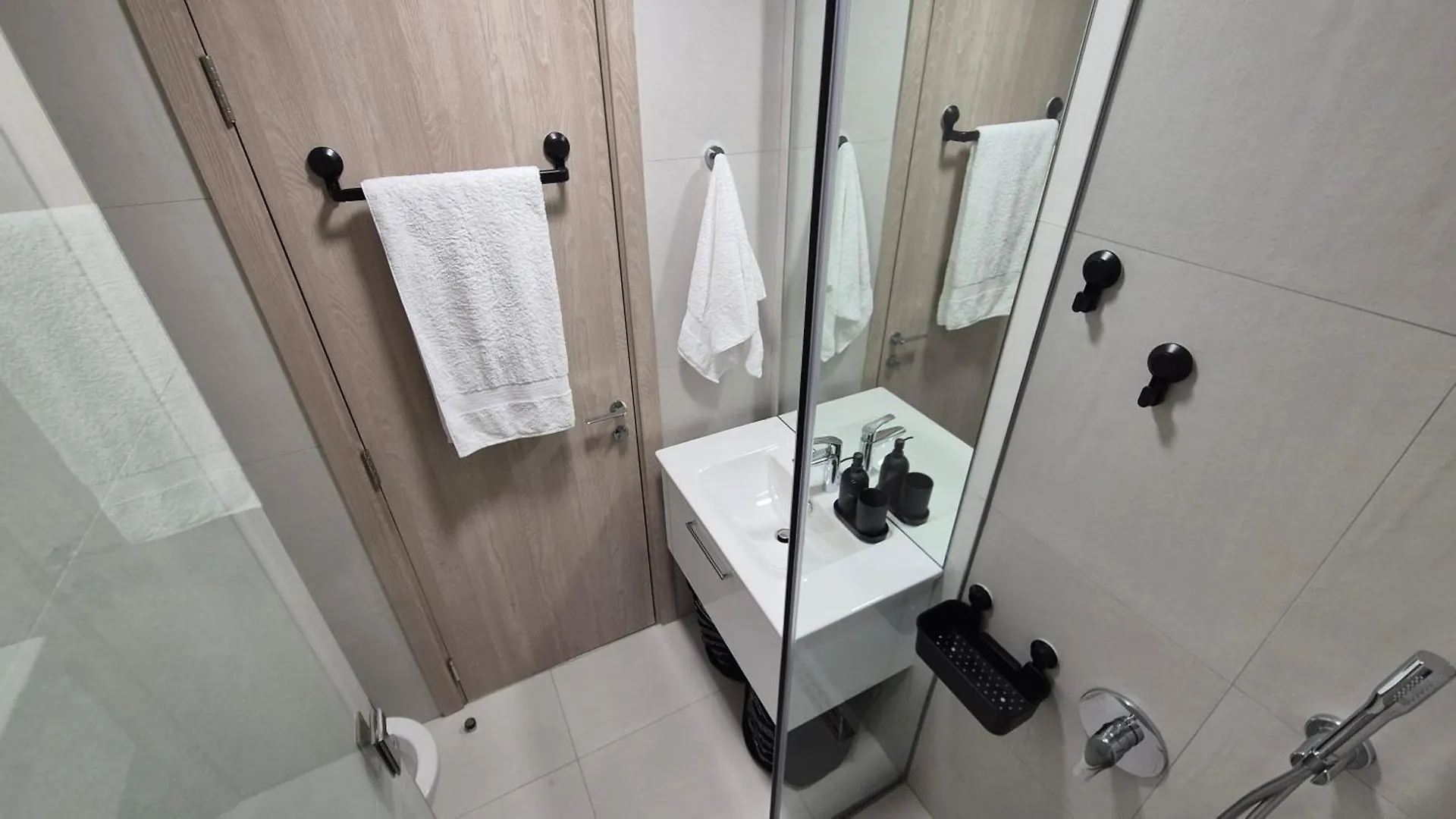 Deluxe Studio - Stylish & Cosy In Luma22 Dubai Apartment