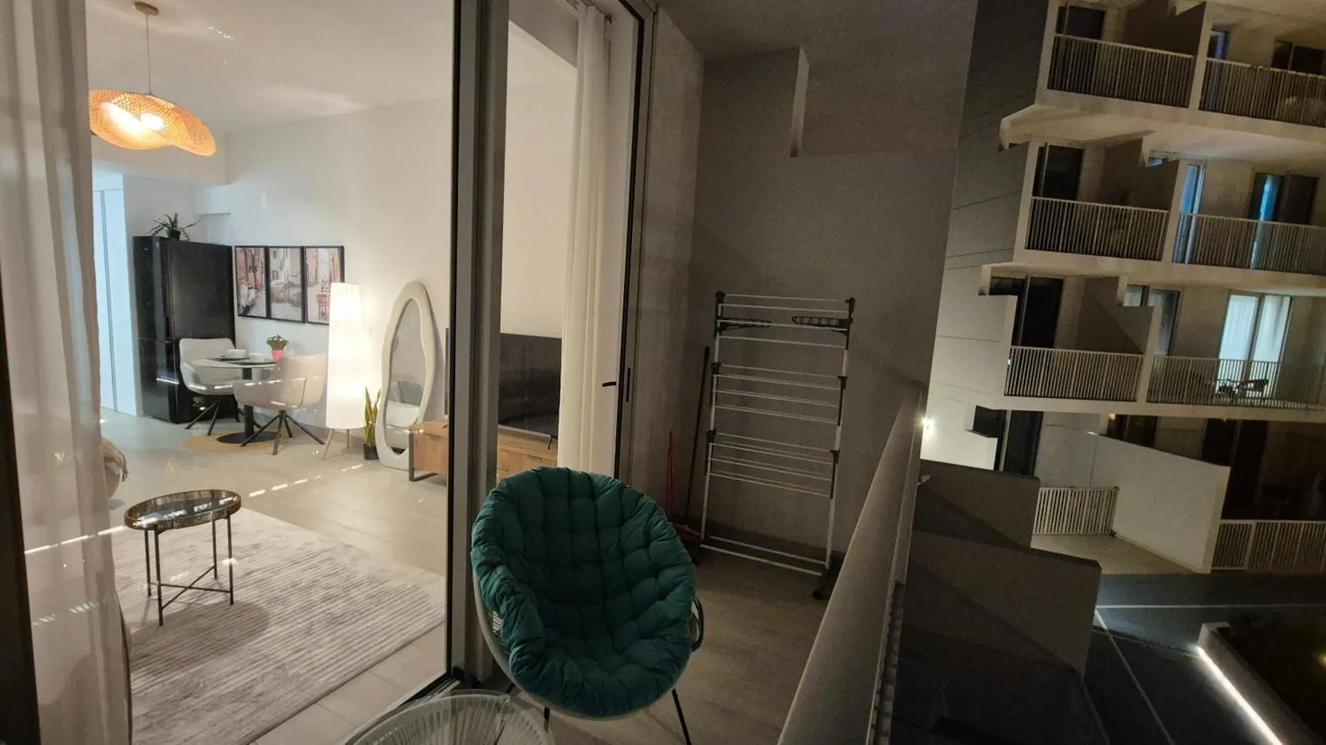 Deluxe Studio - Stylish & Cosy In Luma22 Dubai United Arab Emirates