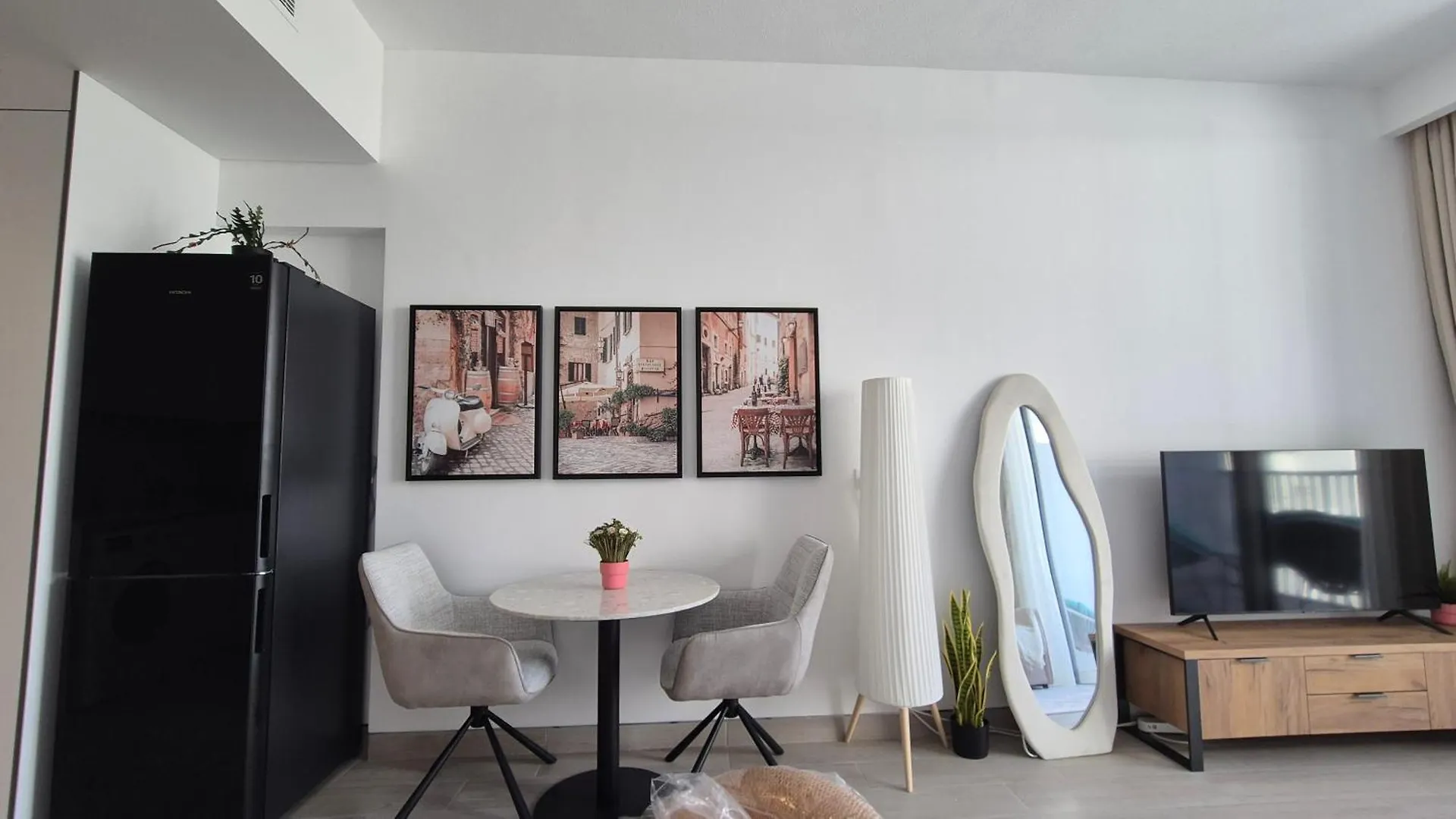 Deluxe Studio - Stylish & Cosy In Luma22 Dubai
