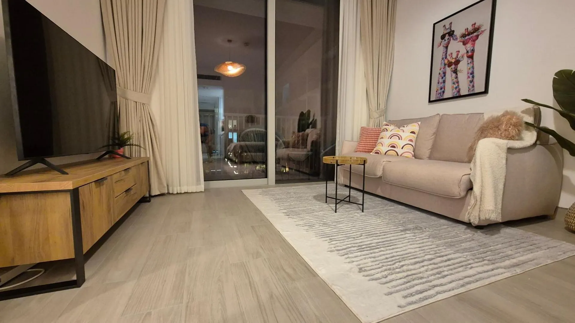 Deluxe Studio - Stylish & Cosy In Luma22 Dubai Apartment