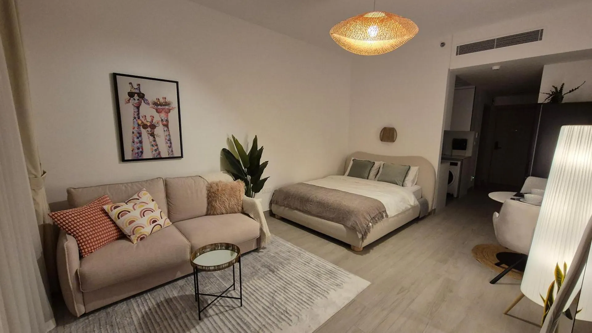 Deluxe Studio - Stylish & Cosy In Luma22 Dubai